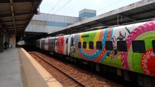 411次普悠瑪彩繪列車七堵站通過(請用720p以上畫質看!)