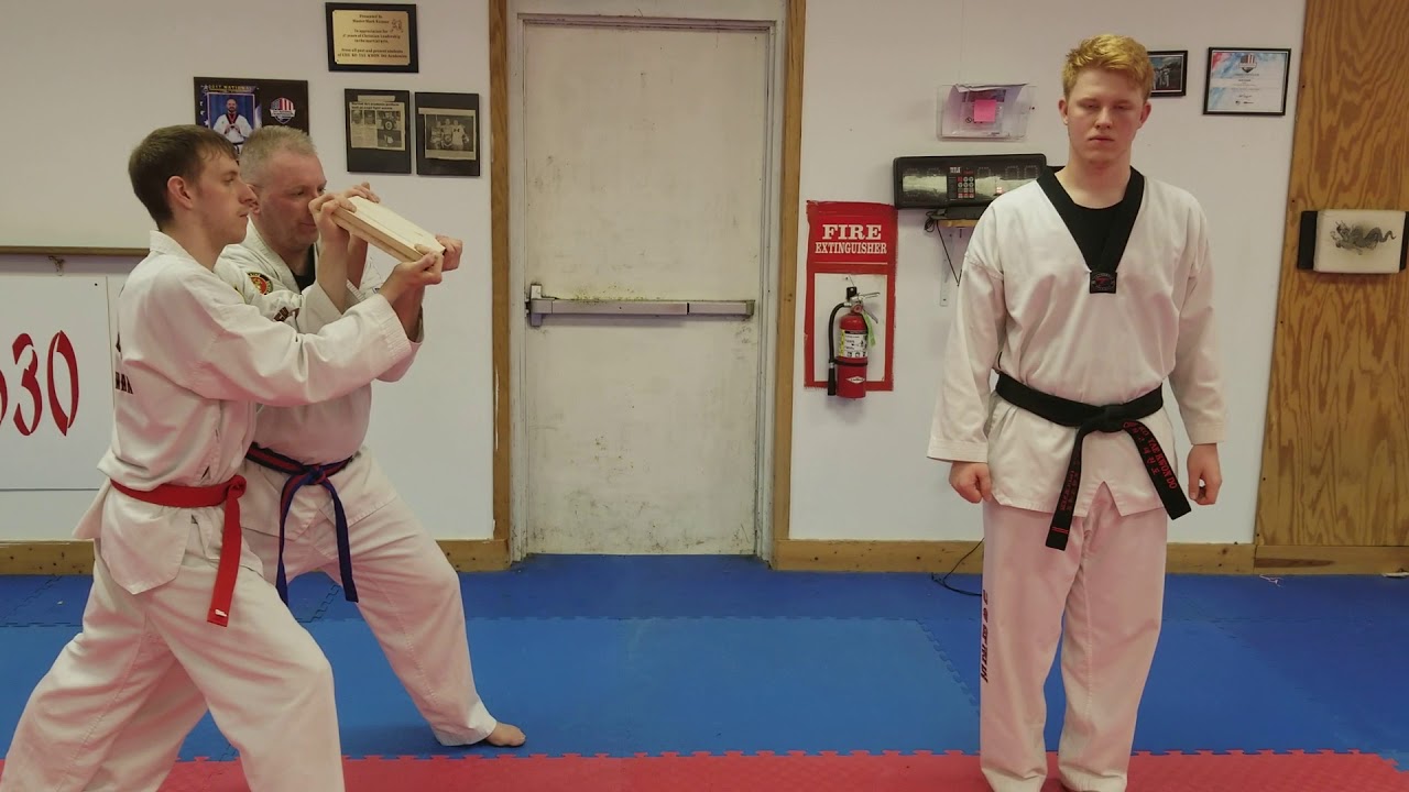 Che Ko Taekwondo Breaking Requirement Yellow Belt Ax Kick - YouTube