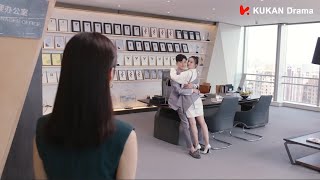 【Full Movie】灰姑娘和總裁在辦公室親密時，被他的忠實豪門迷妹看到了 💖 中国电视剧