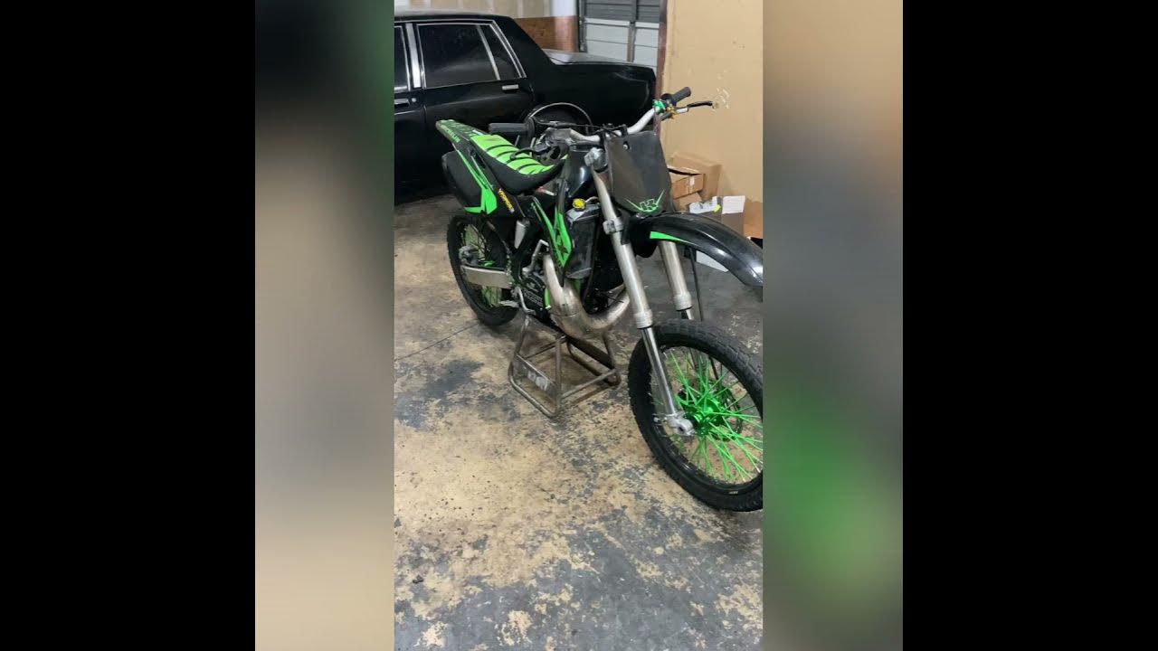 🌴🔧 2001 kx250 quick inspection no spark South Florida Vibes YouTube