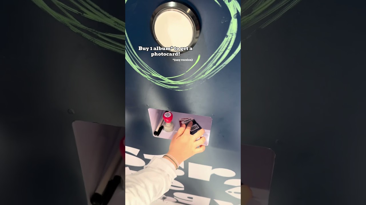 [Kfriday] Twice lucky draw event at Strategy pop-up store 