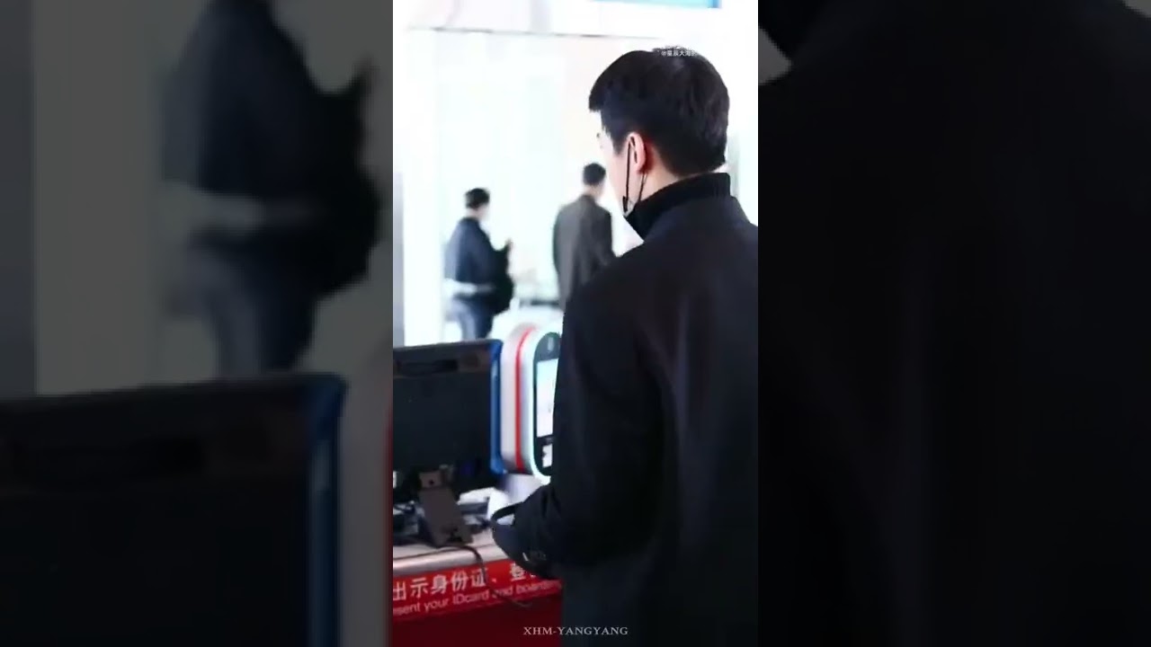 Yang Yang airport fashion style new video status 😍😍😍