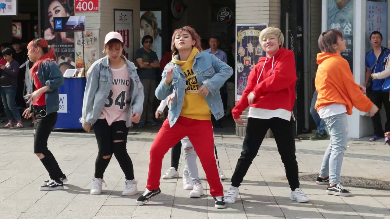 DAZZLING台北西門快閃活動