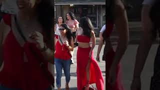 Famous Reading Tweets To Strangers Net Worth