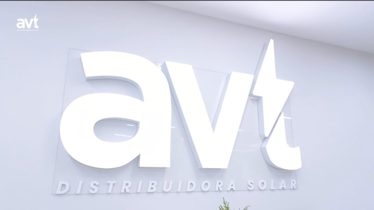 Cena do vídeo institucional da AVT Distribuidora Solar