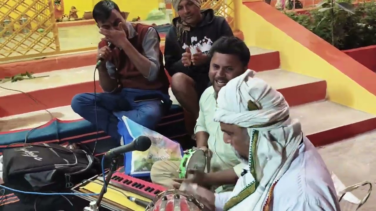 शिवरात्रि में प्रमोद गुरु जी के होली गाना सुनकर अवध बिहारी दास जी बहुत ही प्रसन्न हुए