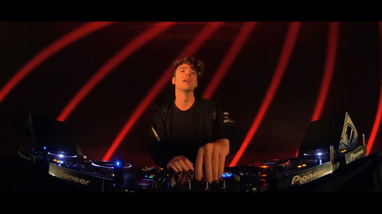 NIVIRO - The Ghost (Live Performance)