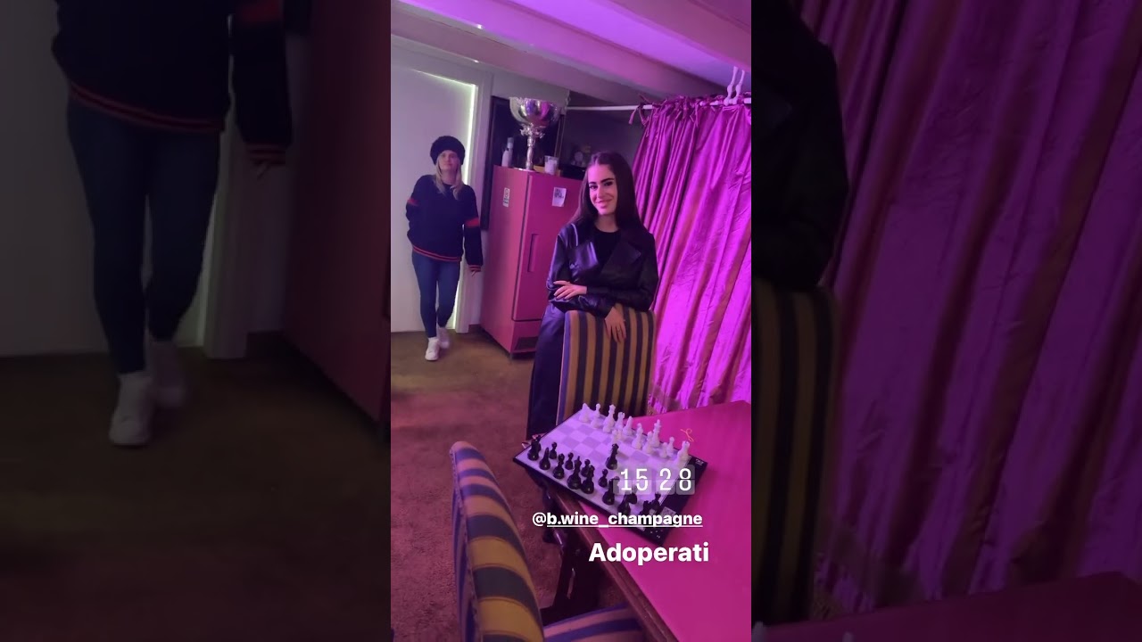 Davide Lacerenza e Arighello si cannano un Selosse di pomeriggio nel privè 🍾