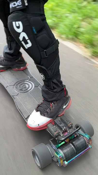 That rotation..🔥 #esk8 #eskate #pev #electricskateboard #nyc #ownboard #zeus #red #justdoit #tsg