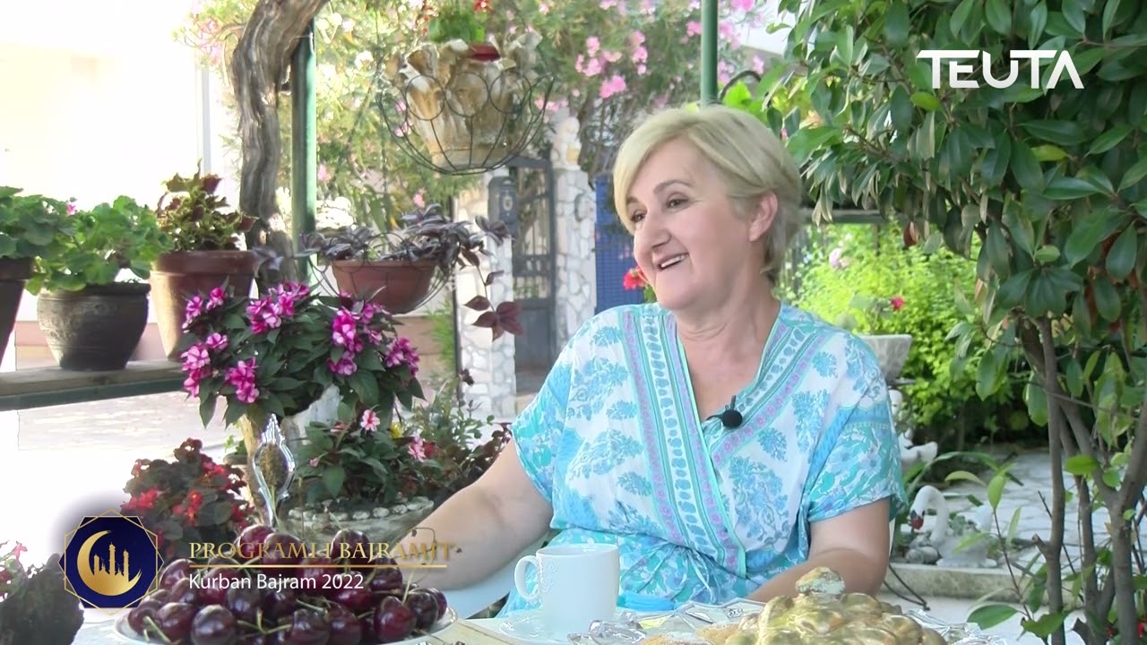 Suzana Nimanbegu - me shumë dashuri kultivon lulet dhe punon vazot për kopshtin e saj magjepsës