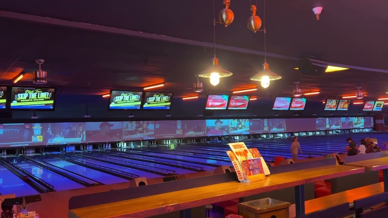 Cool Bowling Alley on the Alameda Island - Bowlero