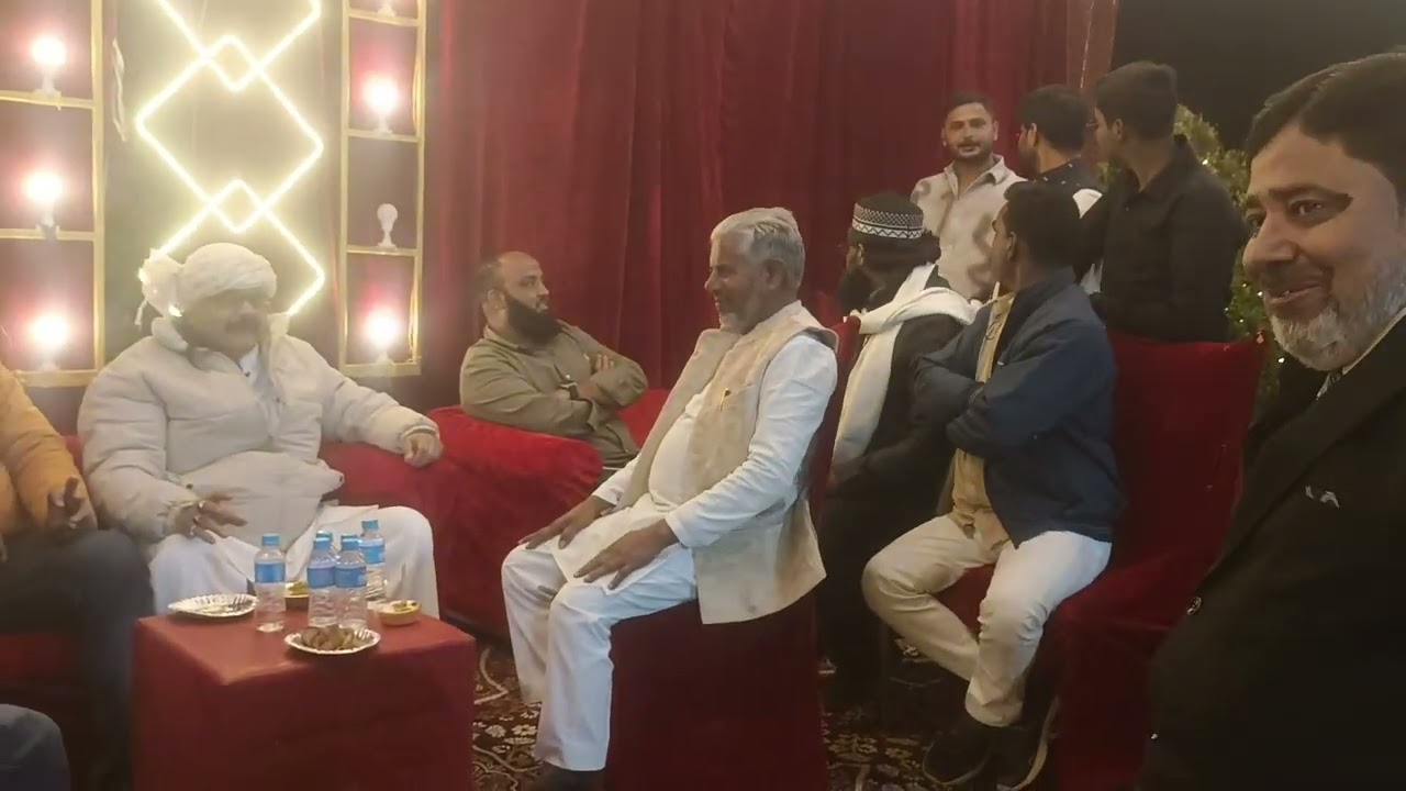 आज पिंडरा में नजरे आलम साहब   नौशाद बाबू के यहां दावत ए वलीमा में शामिल हुआ 