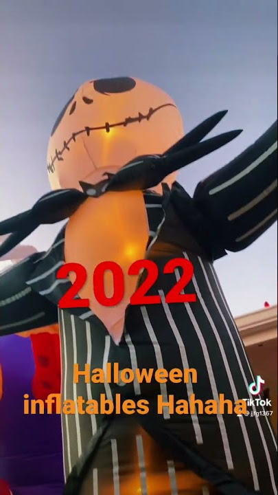 My Halloween inflatables are out 🎃👻💀🦇🪦