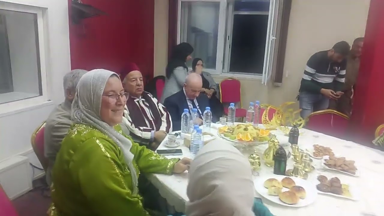 في اطار السهرات الرمضانية التي تنظمها الاذاعة الجزائرية اءاعة عنابة تنظم حفلا فنيا