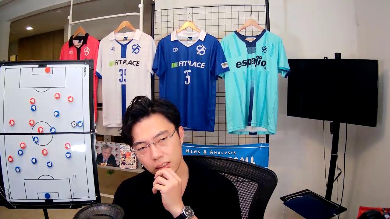 【質問お気軽に】新曲の歌詞を書きながら雑談