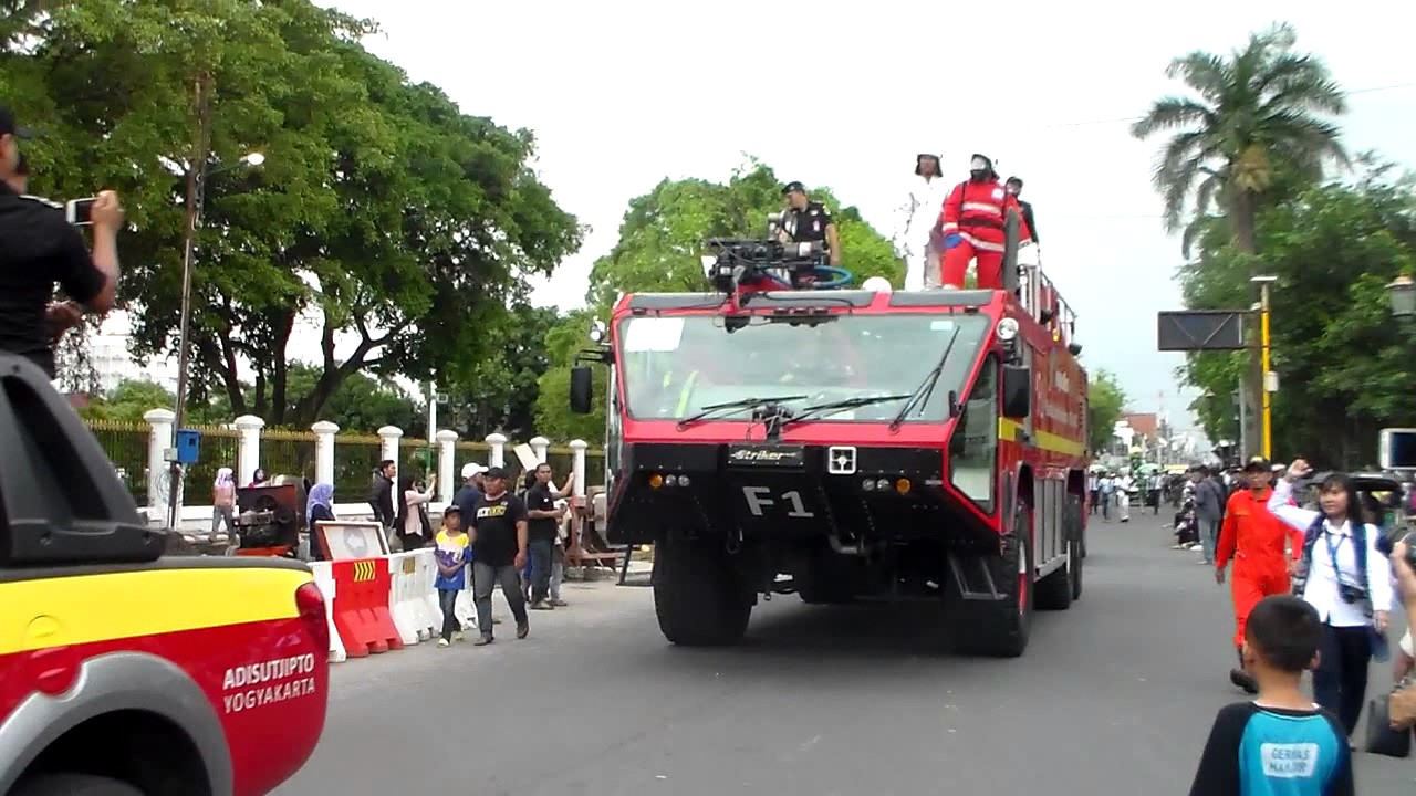 Suara Sirene Mobil Comando Pemadam Kebakaran YouTube