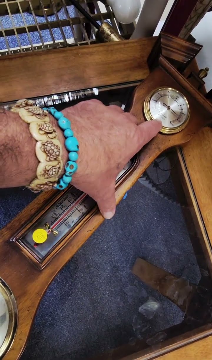 It's a really cool vintage 70s thermometer/barometer for $20 - YouTube