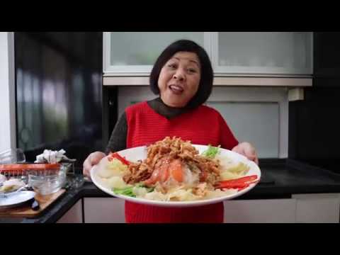 Video: Salad Salmon Tahun Baru Cina