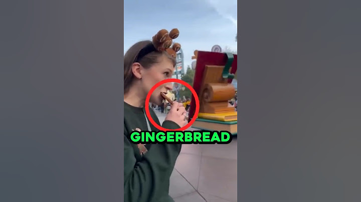 Girl eating gingerbread 🥰🤣😂😅 #gingerbread #funny #trending