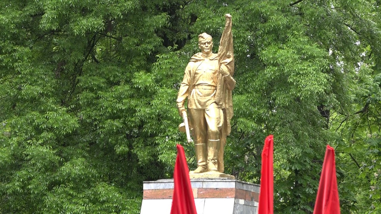 Атаман Северского района. Северский район. Северская монумент.