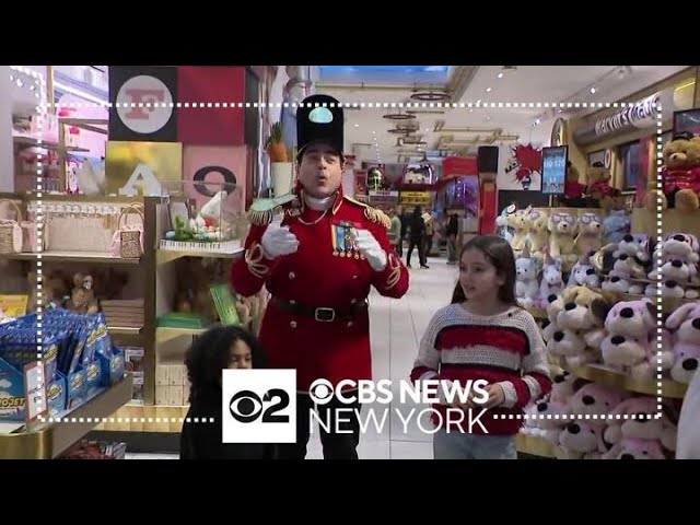 2 Children With Cancer Get Special Tour Of Nyc S Famed Toy Store Fao Schwarz