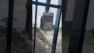 Crushing & recycling concrete footings and columns with steel in them. #reinforcedconcrete