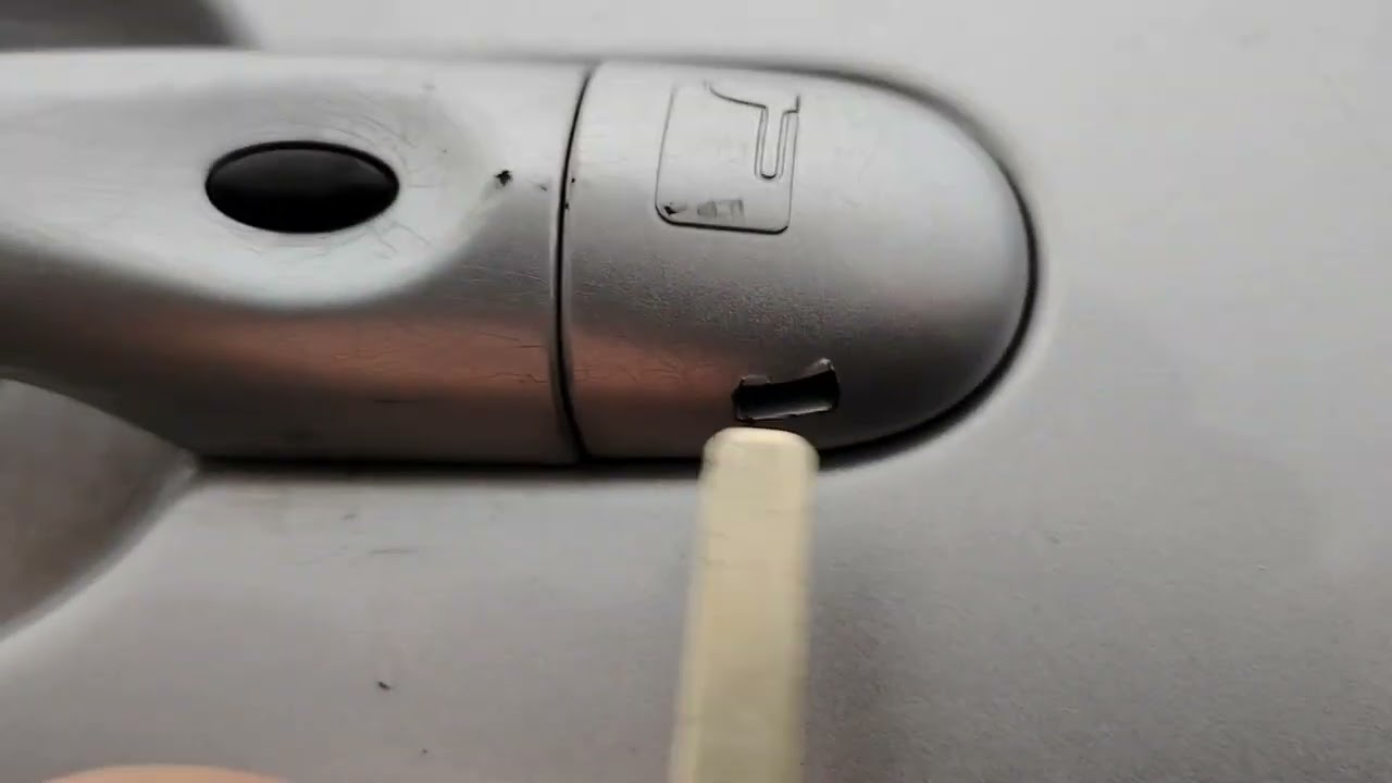 Dead Battery 🔋 HOW To  Unlock The Car | Renault Megane  | Car Freak