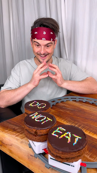How to eat CHOCOLATE CAKE with your friend?😅❤️🍰| CHEFKOUDY