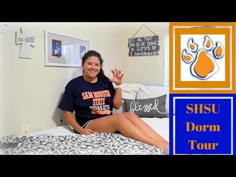 Vídeo: La Sam Houston State University té dormitoris?