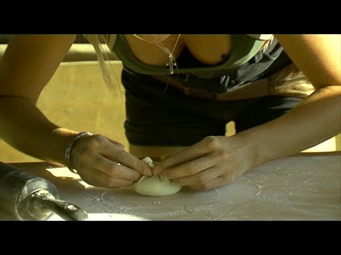 ქართული  ნაციონალური მუსიკით აღფრთოვანებული იან დესტალი და ფრანგულად მოხვეული ხინკალი