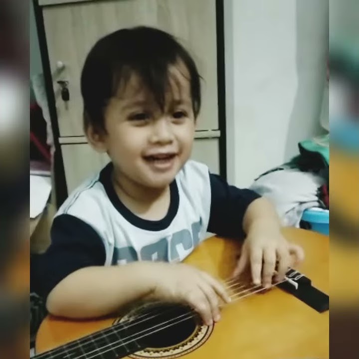 Pesawat ku terbang ke bulan..ku. !