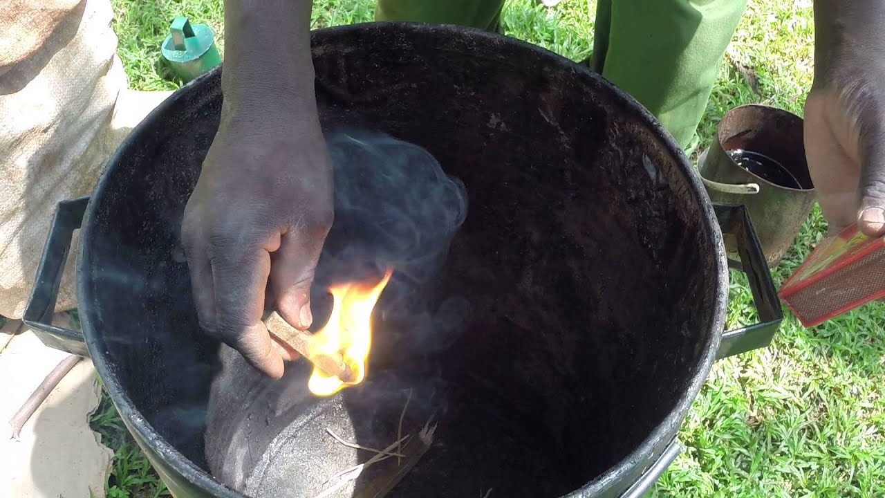 Part 1: How to make charcoal using the Cookswell Jikos Green Cap ...