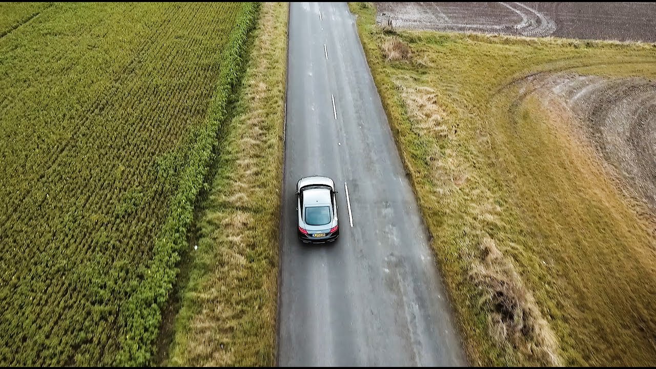 DJI PHANTOM 4 vs AUDI TT | DRAG RACE!!