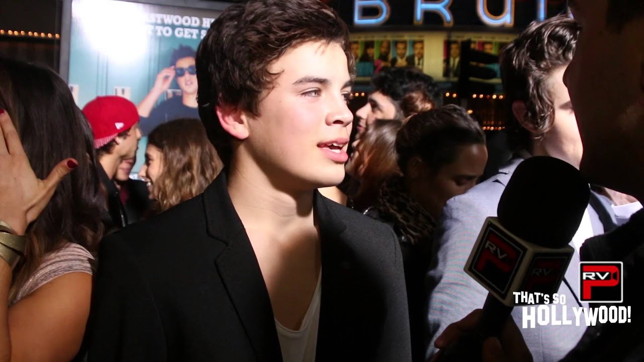 Hayes Grier Gets Pranked By Brother Nash, Christmas Wish List & More At Expelled Premiere!