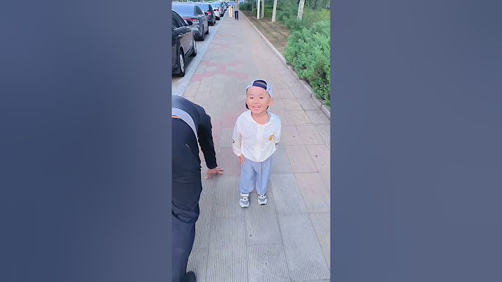 Dad: This referee is so unfair #Dad takes care of the baby #Father and son funny daily life #Outdo