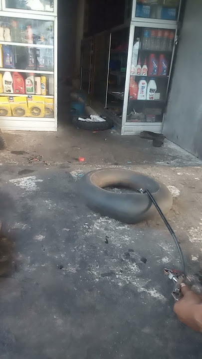 Detik detik ban gerobak meletus.