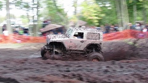 Crazy Mudding Big Jeep At Kleinschmidt Mud Bog