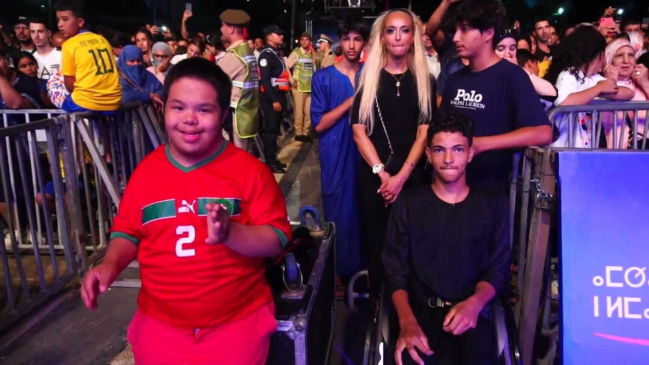 سهرة رائعة بمدينة الحسيمة مهرجان اتصالات المغرب الستاتي عبد العزيز