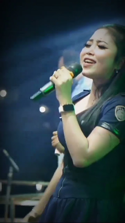 ADA YANG ANEH DI GOYANGAN POPPY SAMANTA PENYANYI DARI NIRWANA MANDALA SAKTI