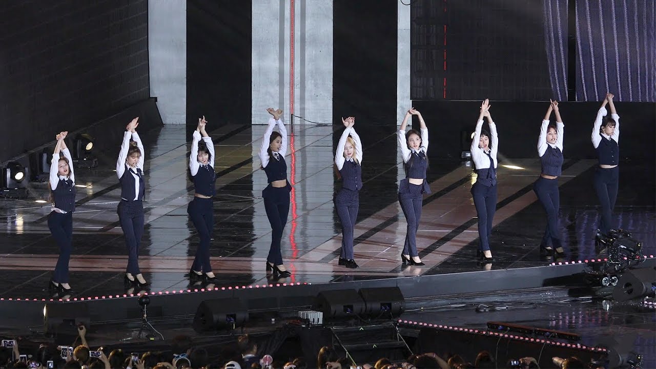 180801 트와이스(TWICE) - 발렌티 (Valenti) [2018 KMF] 4K 직캠 by 비몽