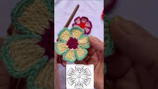 Flor em crochê para aplicação 