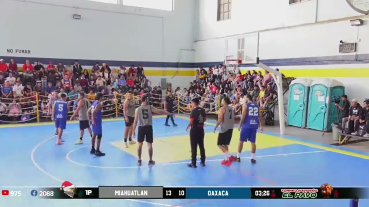 un campo de batalla entre miahuatlan vs oaxaca centro, en el torneo del pavo