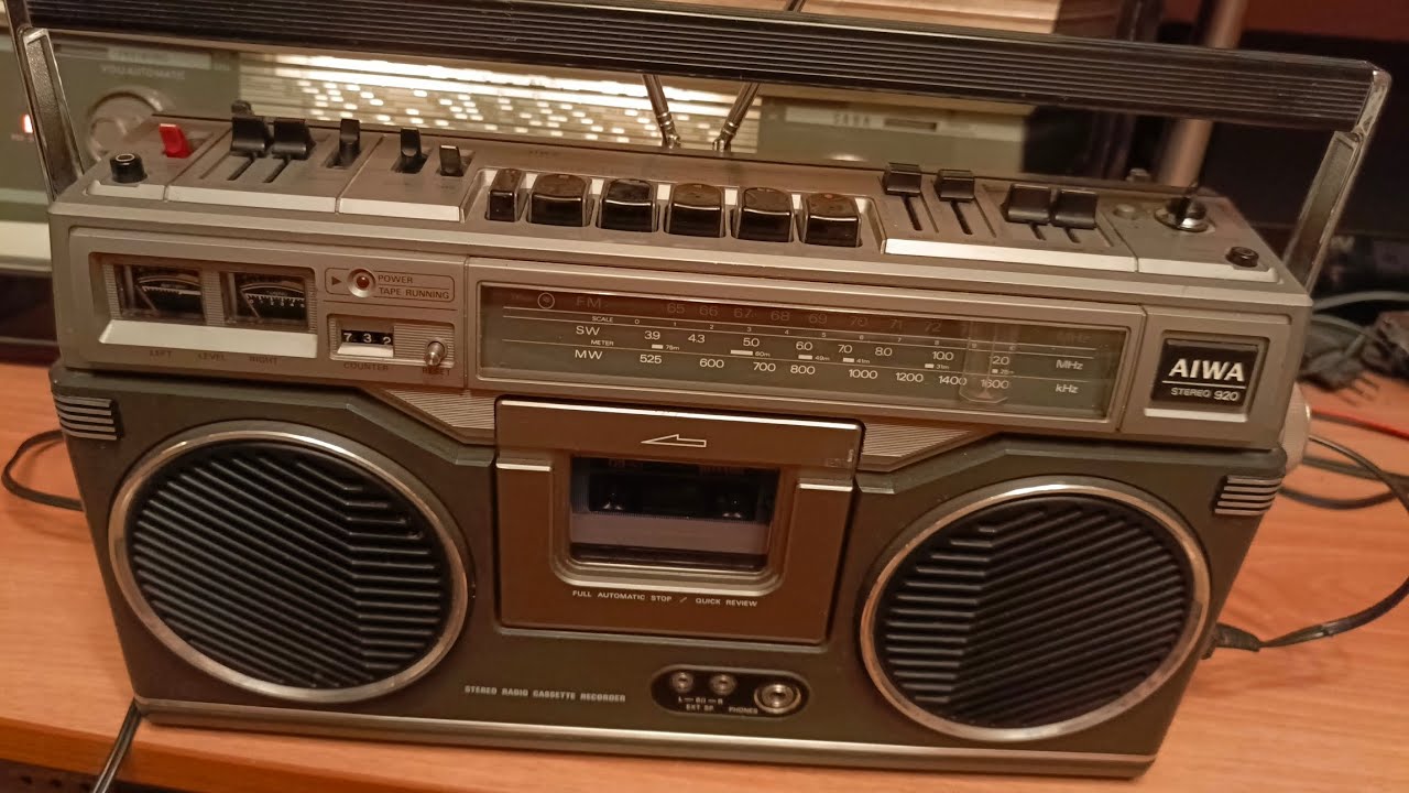 AIWA TPR-920 listen 📻 watch - YouTube