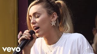 Miley Cyrus - Malibu (Live) chords