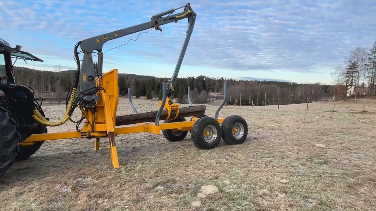 Skogsvagn med kran  Källefall 51 7500 kg 