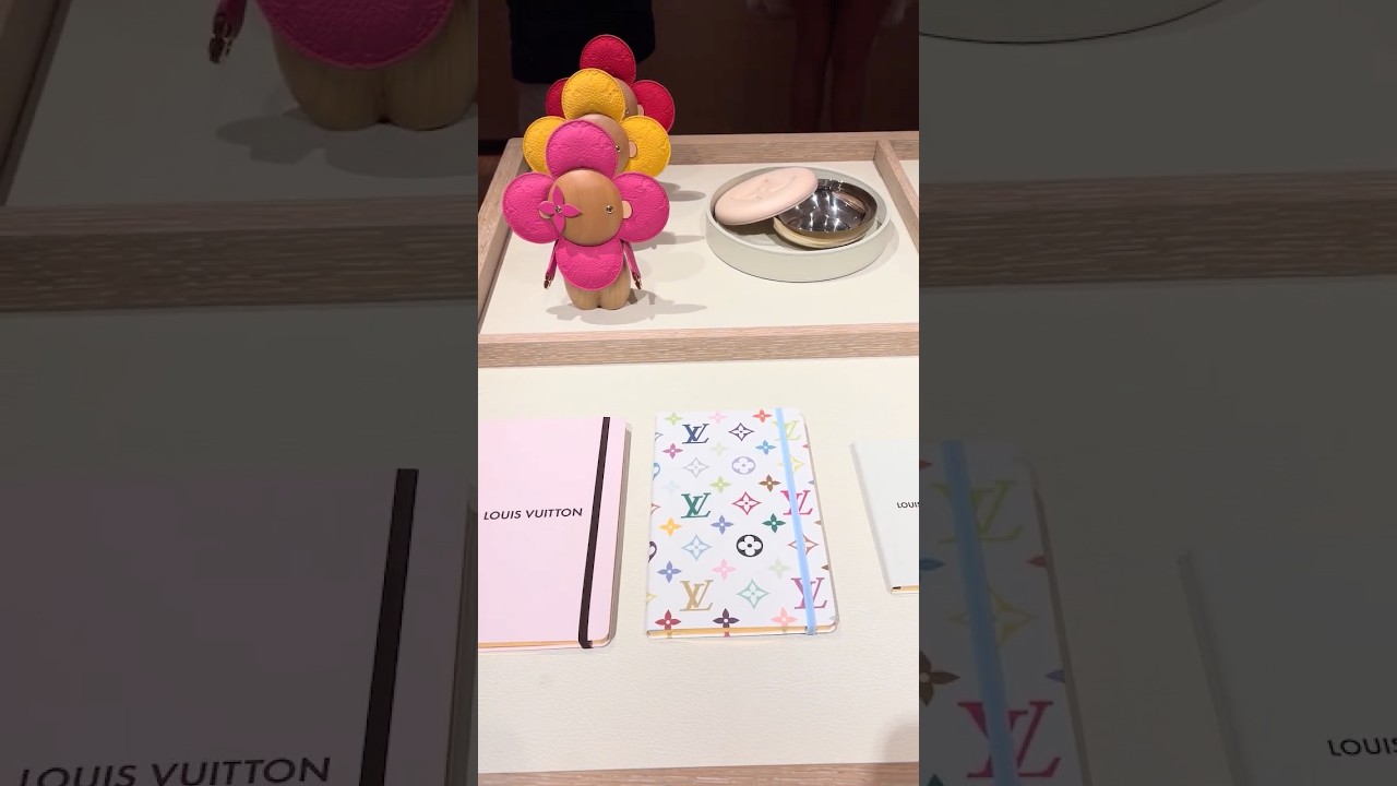 Презентация коллекции LV x Murakami | Предварительный показ флагманского магазина на 57-й улице в...