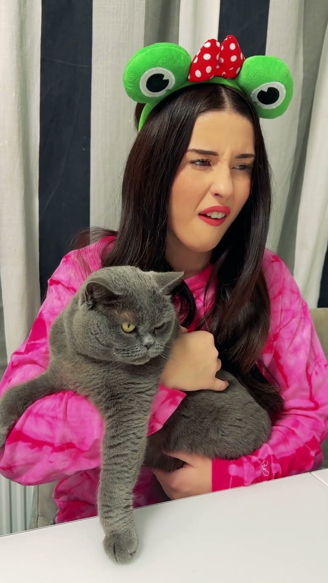 comedy: ?prank on cat?❤️?