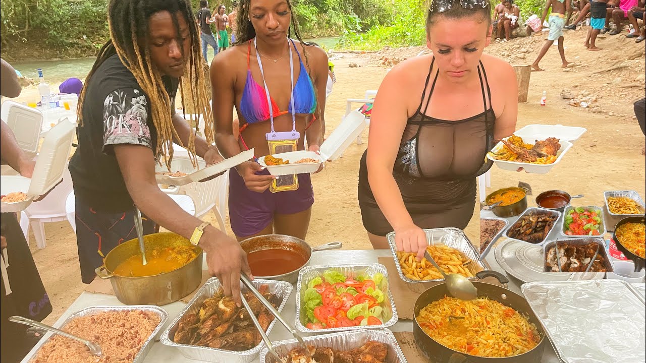 Ужин на Ямайке у реки с восходом солнца в стиле Boss Yard Man