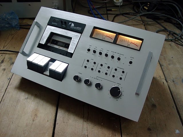 Nakamichi 600 – The Ultimate 1970s Ski-Slope Cassette Deck - YouTube