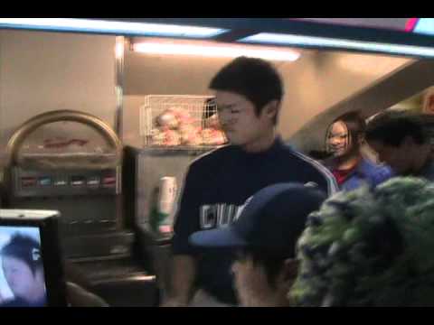 2010 11 27ファン感選手売り子谷